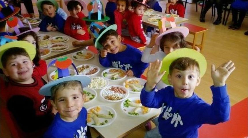 Ana Sınıfında Tutum, Yatırım Ve T&uuml;rk Malları Haftası Kutlaması