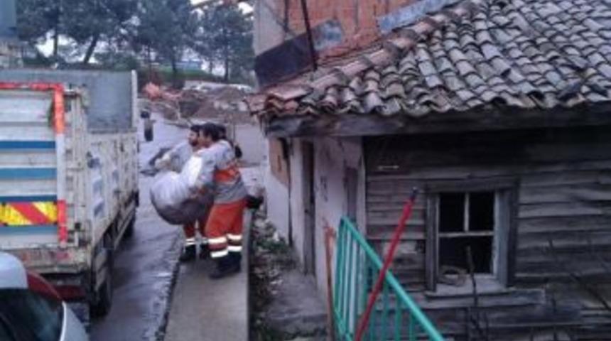 Tinercilerin &Ccedil;&ouml;pl&uuml;ğe &Ccedil;evirdiği Ev Temizlendi