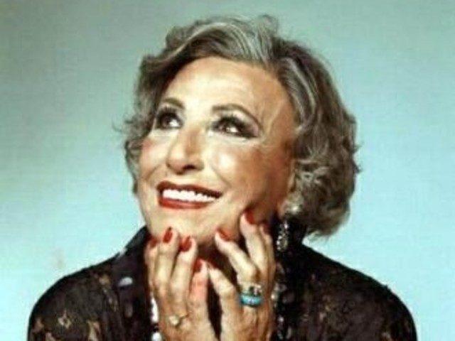 M&uuml;zeyyen Senar kimdir? 9