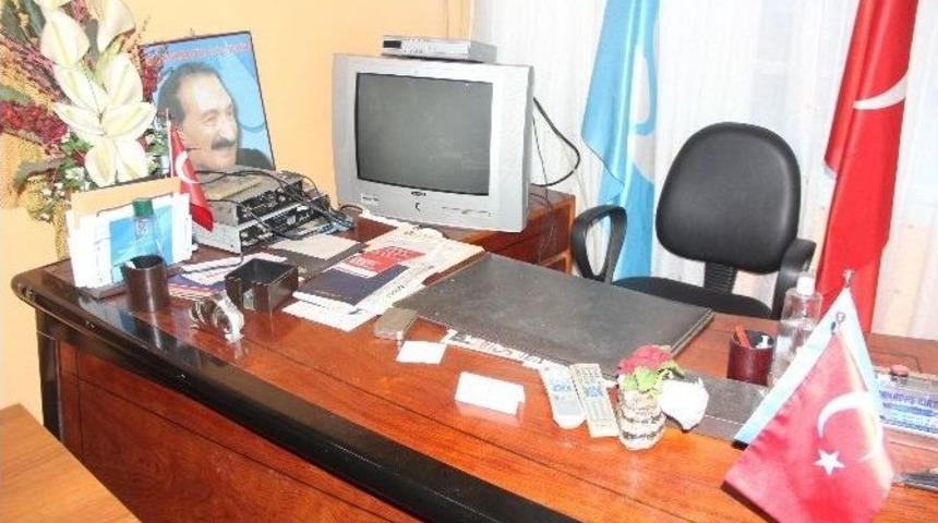 Dsp Rize İl Başkanı &Ouml;mer Faruk Temizel&rsquo;in Parti İl Binasında N&ouml;bet &Ouml;l&uuml;m&uuml;