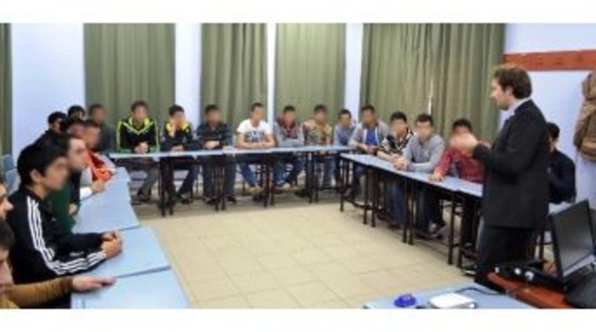 Cezaevindeki &Ccedil;ocuklara Hakları Anlatıldı