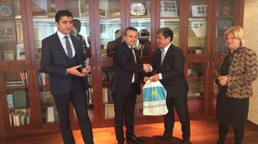 B&uuml;y&uuml;kel&ccedil;iler Mesir Festivaline Davet Edildi