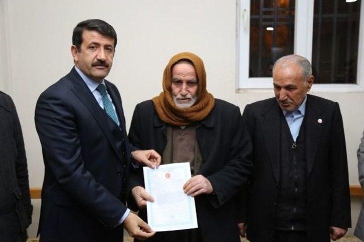 Başkan Ekinci Tapu Dağıtmaya Başladı G5