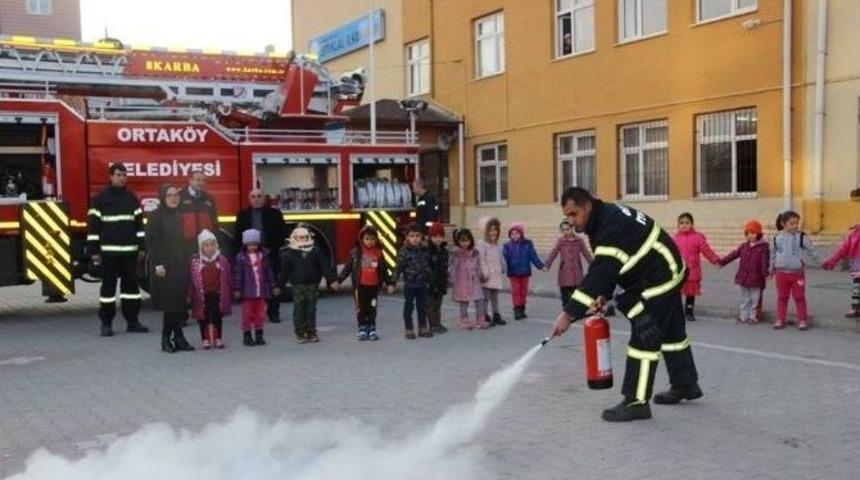 İtfaiye&rsquo;den Minik &Ouml;ğrencilere Yangın Dersi