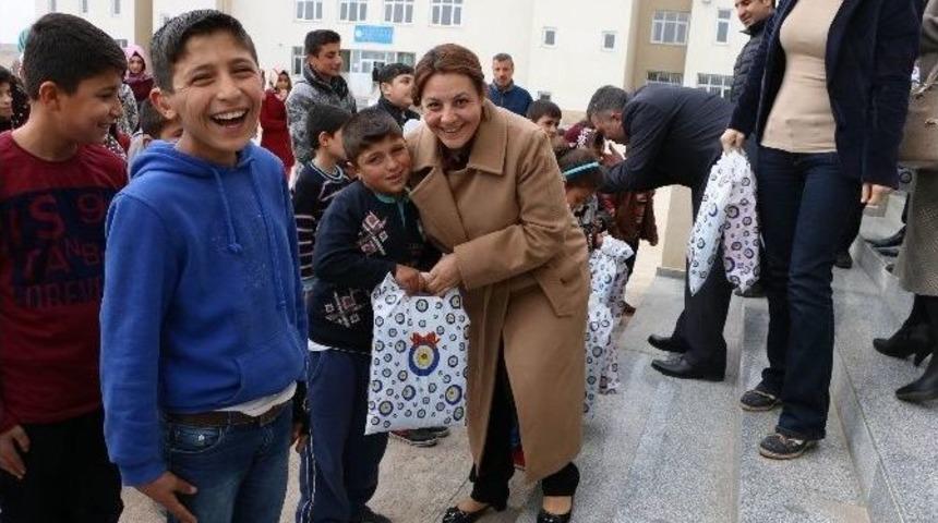 Sema Çiftçi Engelli Öğrencileri Ziyaret Etti