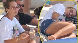 Bengü havuz başında uyudu