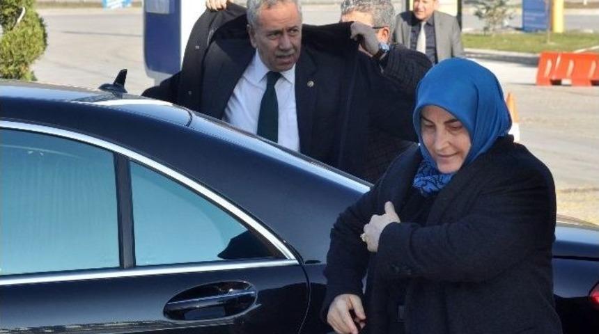 B&uuml;lent Arın&ccedil; Bolu&rsquo;da Cuma Namazı Kıldı