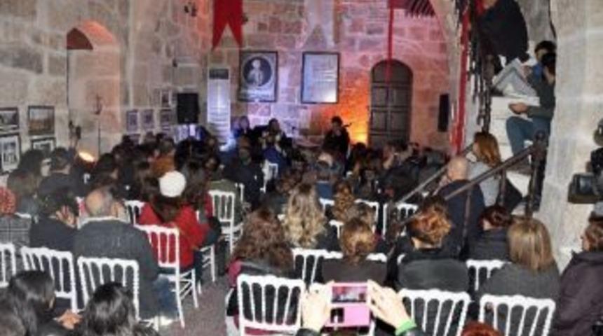 Konakta Caz Tadında T&uuml;rk&uuml;ler