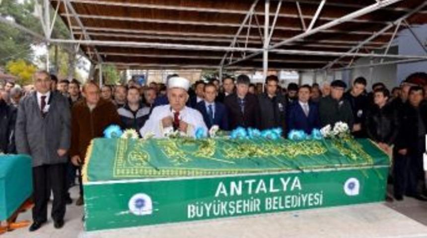 Hayatını Kaybeden Hayırsever İşadamı Toprağa Verildi