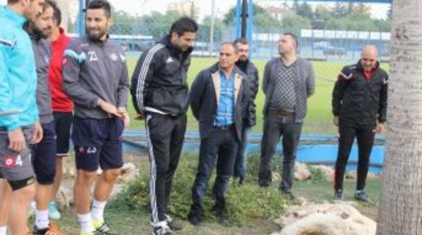 Osman &Ouml;zk&ouml;yl&uuml; İ&ccedil;in Kurban Kesildi