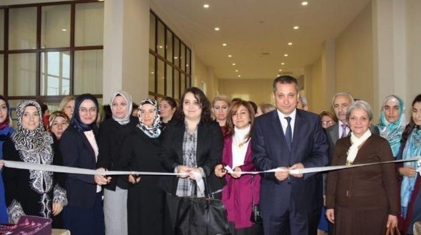 Kadınların "el Emeği G&ouml;z Nuru" Sergisi