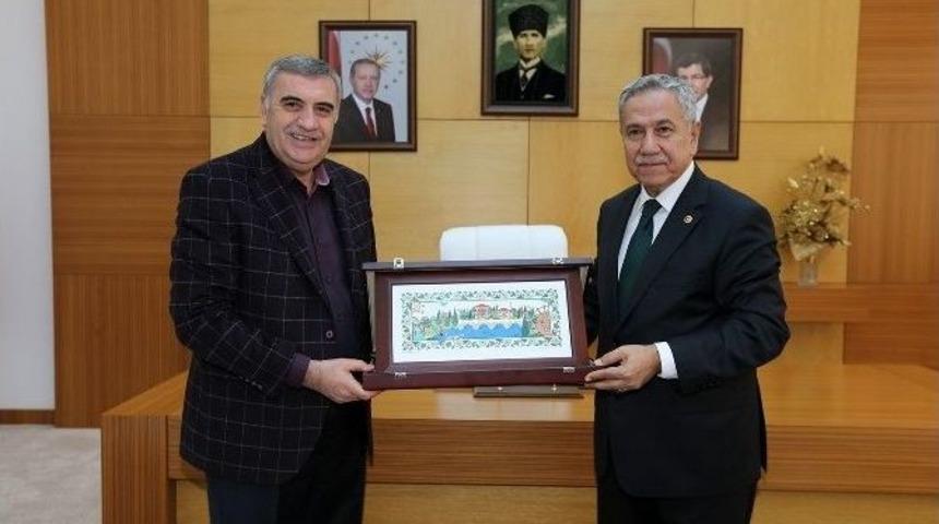 Arın&ccedil; B&uuml;y&uuml;kşehir Belediyesini Ziyaret Etti