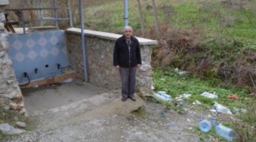 Şifalı &Ccedil;eşme &Ccedil;&ouml;pl&uuml;ğe D&ouml;nd&uuml;