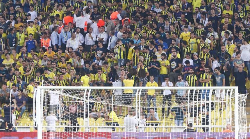 Ali Koç, Cagliari maçını tribünde taraftarlarla birlikte izledi 