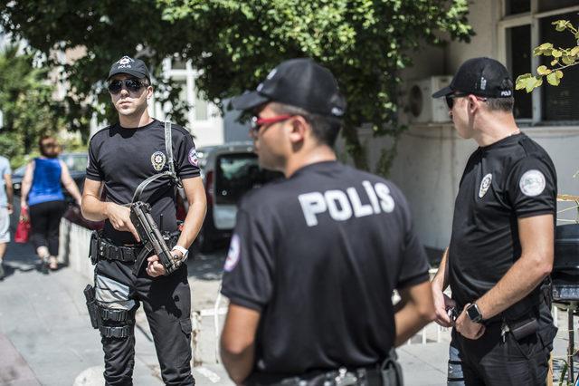 ABD'li komutanının İzmir ziyareti öncesi Brunson'ın evinin önünde önlemler arttı