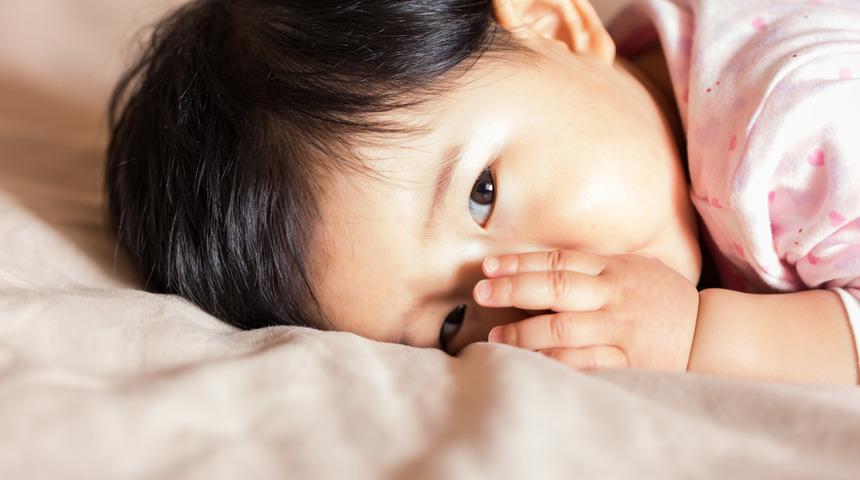 Parmak emen &ccedil;ocuğa dikkat!