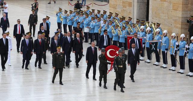 Cumhurbaşkanı Erdoğan ve YAŞ üyeleri Anıtkabir'de