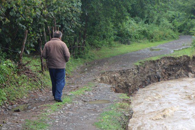 Samsun'da sağanak su baskınlarına yol açtı (2)