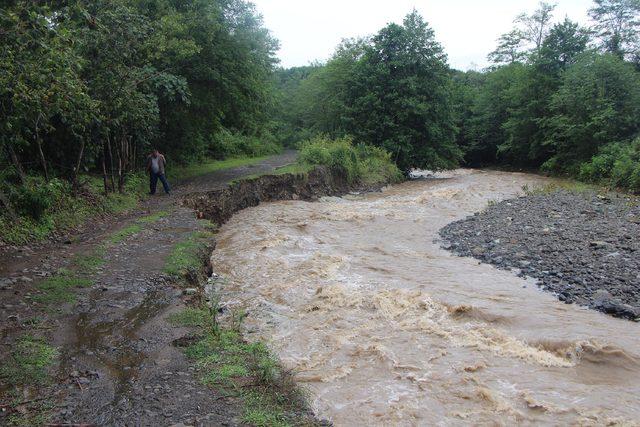 Samsun'da sağanak su baskınlarına yol açtı (2)