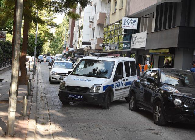 ABD'li komutanının İzmir ziyareti öncesi Brunson'ın evinin önünde önlemler arttı (2)
