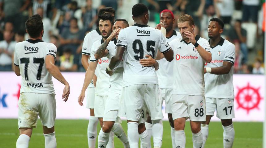 Kartal g&uuml;le oynaya turladı