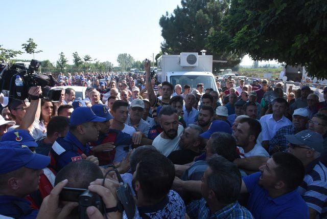 Kırklareli Ovası'na kurulacak termik santral protestosunda arbede