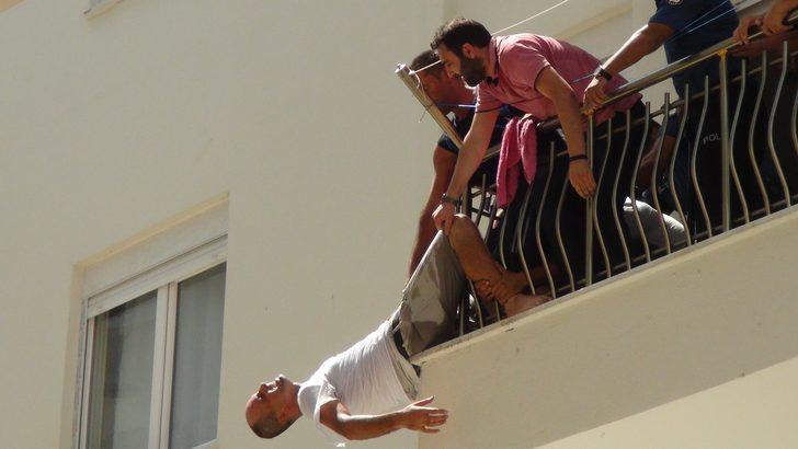 Antalya'da korku dolu dakikalar! Kriz geçirip kendini eve kilitledi, polise zor anlar yaşattı G2