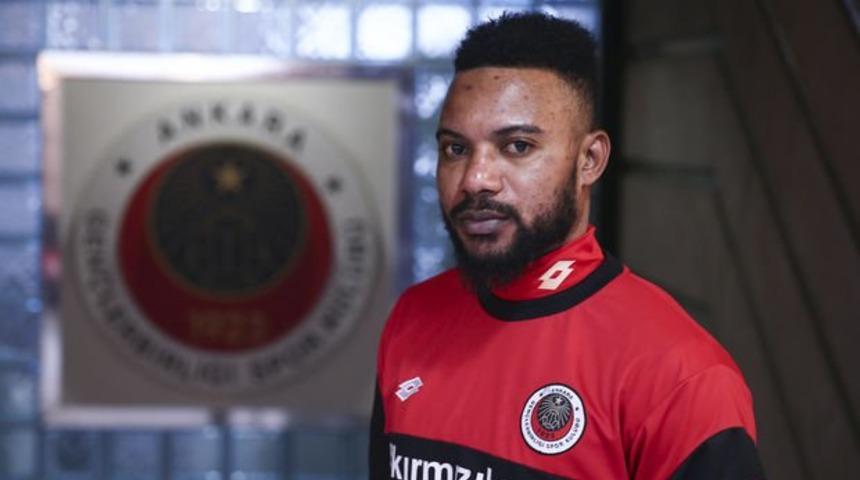 Stephane Sessegnon, Gen&ccedil;lerbirliği'nde kaldı