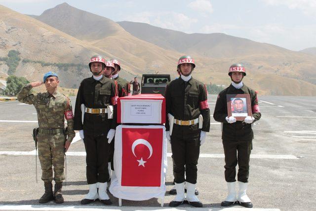 Yüksekova'daki saldırıda yaralanan polislerden biri şehit oldu (2)