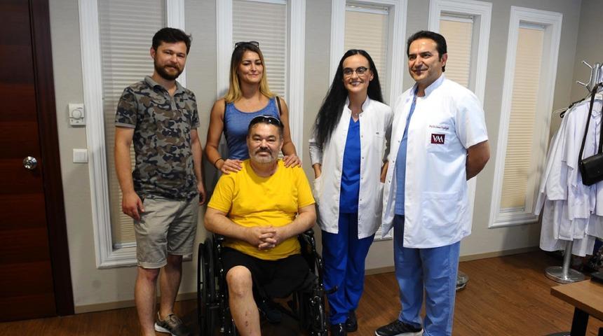 Fel&ccedil; ge&ccedil;iren engelli, ameliyatla sağlığına kavuştu