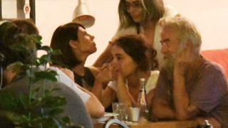 70'lik çapkın! 48 yaş küçük sevgilisiyle yakalandı 