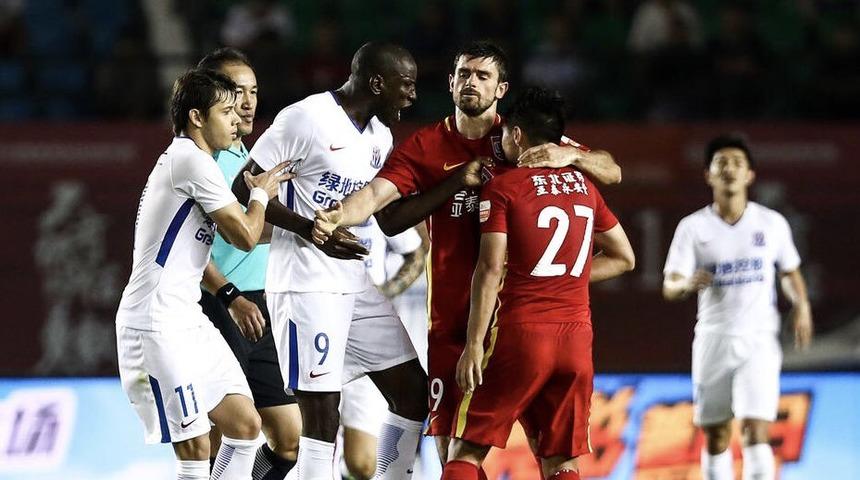 Irkçı saldırıya uğrayan Demba Ba çıldırdı