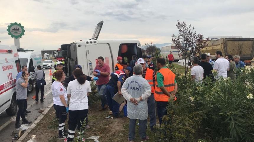 Manisa'da feci kaza! Yolcu otobüsü devrildi: Ölü ve çok sayıda yaralı var!