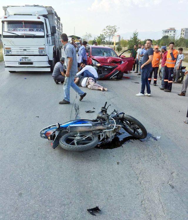 Motosiklet sürücüsünün öldüğü kaza kamerada