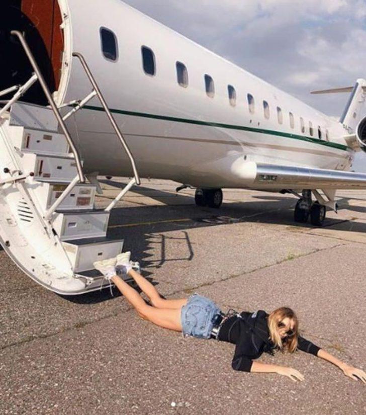 Özel jetten inip yere yatıyorlar (Falling Stars 2018)  G3