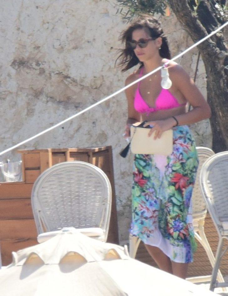 Zehra Çilingiroğlu selfie çekmeye doymadı G2