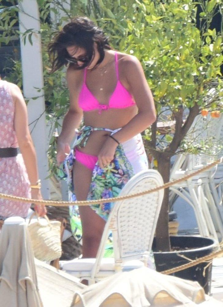 Zehra Çilingiroğlu selfie çekmeye doymadı G3