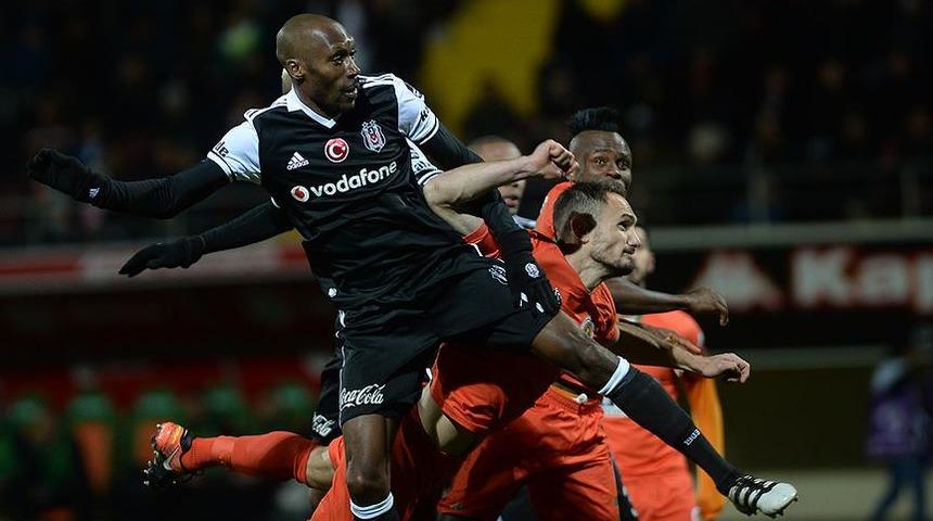  Atiba Hutchinson 1 yıl daha Beşiktaş'ta