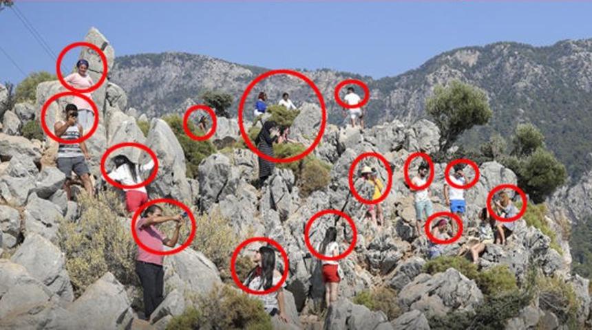 Kelebekler Vadisi'nde &ouml;l&uuml;mle oyun! Turistler 'Kadın nerede &ouml;lm&uuml;ş' deyip fotoğraf &ccedil;ektiriyorlar