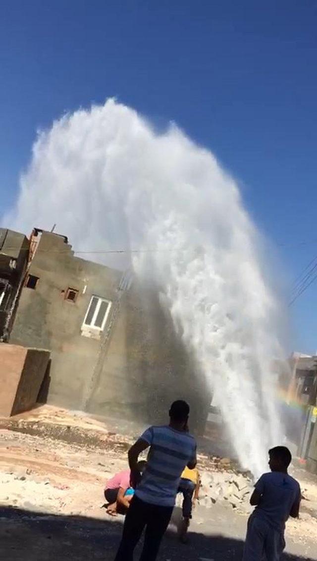 Şanlıurfa’da boru patladı; evleri su bastı