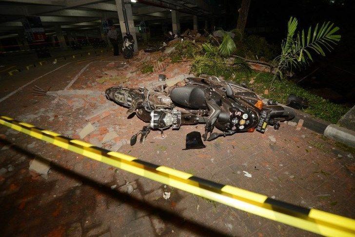 Endonezya'da 7 büyüklüğünde deprem: 82 ölü  G5