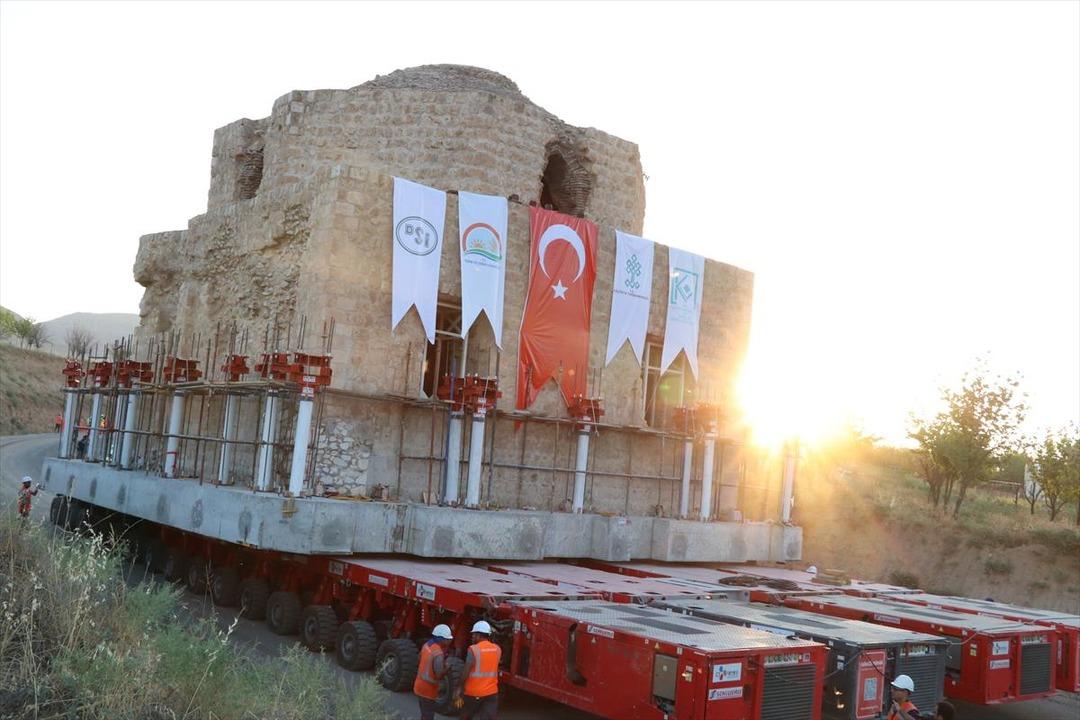 650 yıllık Artuklu Hamamı yeni yerine taşınıyor 