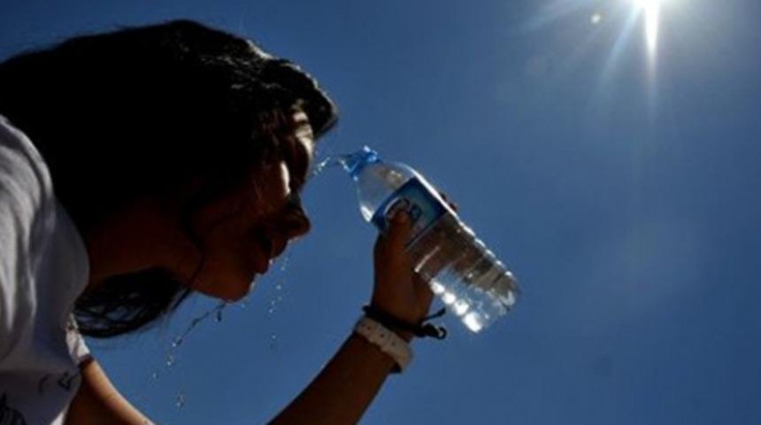 Sıcak hava kalp hastaları i&ccedil;in tehdit olmaktan &ccedil;ıkacak! Sıcaklarda kalbi korumak i&ccedil;in ne yapmalı?