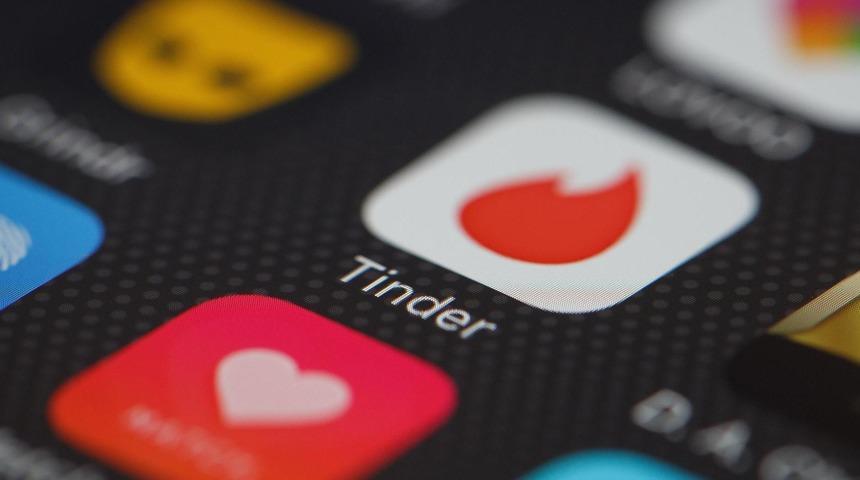Tinder uygulamasını &ouml;yle bir ama&ccedil;la kullandı ki... Gizli bilgiler ifşa oldu