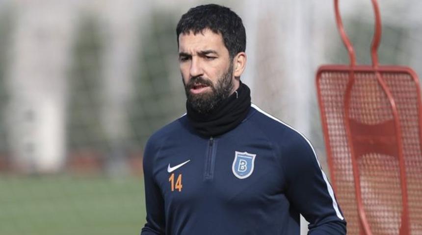 Başakşehir'in UEFA kadrosunda Arda Turan ve Mossoro yok