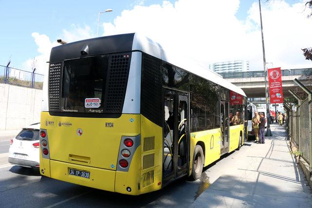 Otobüsün altında kalan motosikletli ölümden döndü