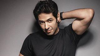 Mert Fırat üniversite dönemindeki fotoğrafıyla şaşırttı