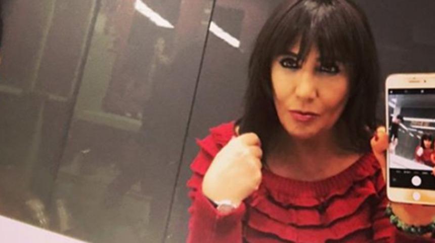 Ünlü yazardan şok sözler: Salak değilim, ben de görüyorum