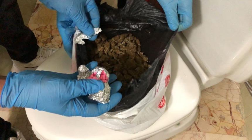 Narkotik operasyonunda polisi şoke eden düzenek