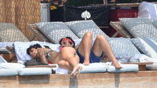 Tuba Büyüküstün ve Umut Evirgen Toskana'da stres atıyor